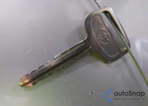 2001 Toyota Camry Le z USA, uszkodzony, nr VIN JT2BG22K110594901